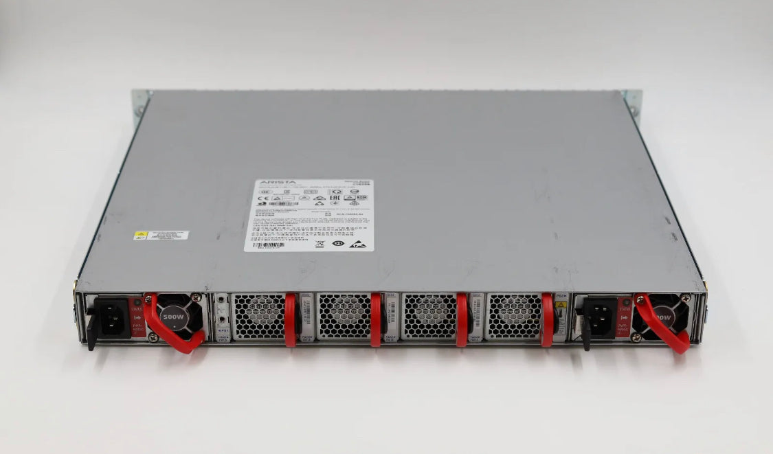 Arista DCS-7050SX-64 48-Port 48xSFP+ 10GbE 4XQSFP 40GbE Switch mit Ohren getestet
