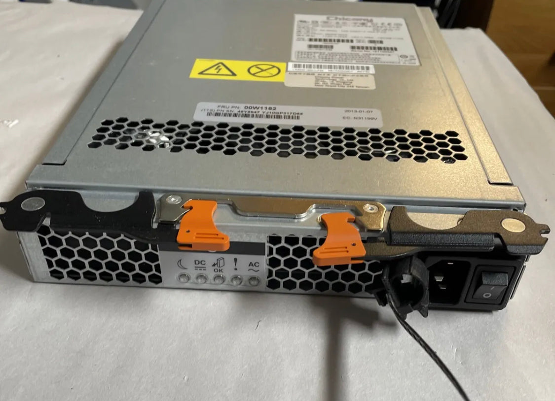 IBM 00W1182 49Y5947 585 W AC-Netzteil StorageWork DS3500 DS3524