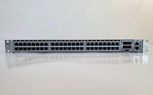 Arista DCS-7050T-52-R, 48 портов 1/10GBASE-T, 4 SFP, 10G, двойной воздушный блок питания с задней панели на переднюю
