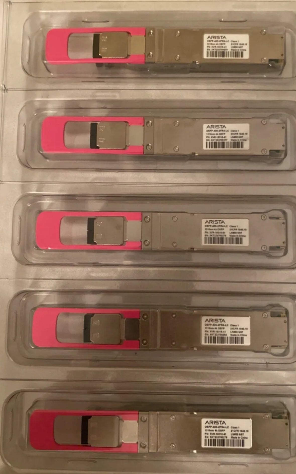 Original ARISTA OSFP-400G-FR4 400GBASE-FR4-LC Nagelneu im CLAMSHELL. Auf Lager