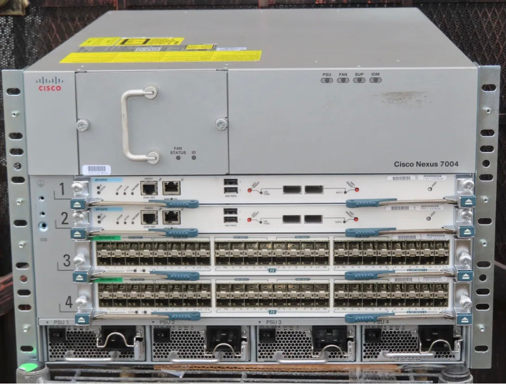 Cisco N7K-C7004-Chassisaufbau mit 4-Slot-Chassis der Nexus 7000-Serie und 2x (N7K-F348XP-25) mit 2x (N7K-SUP2E)