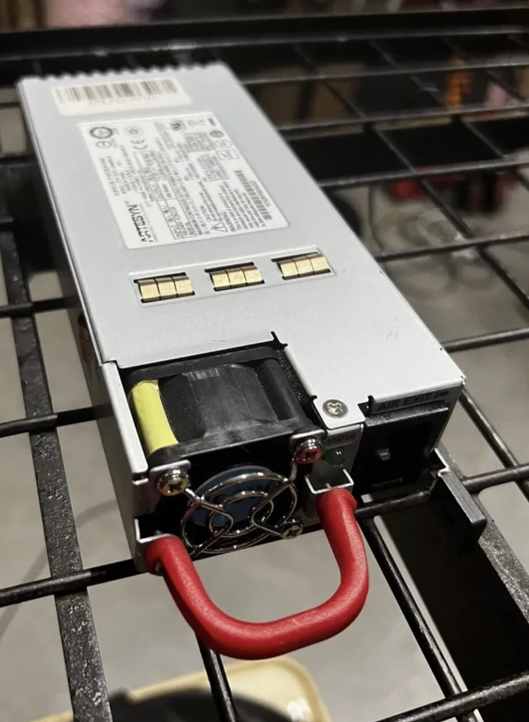 Arista PWR-460AC-F DCS 460WAC Блок питания Воздушный поток спереди назад