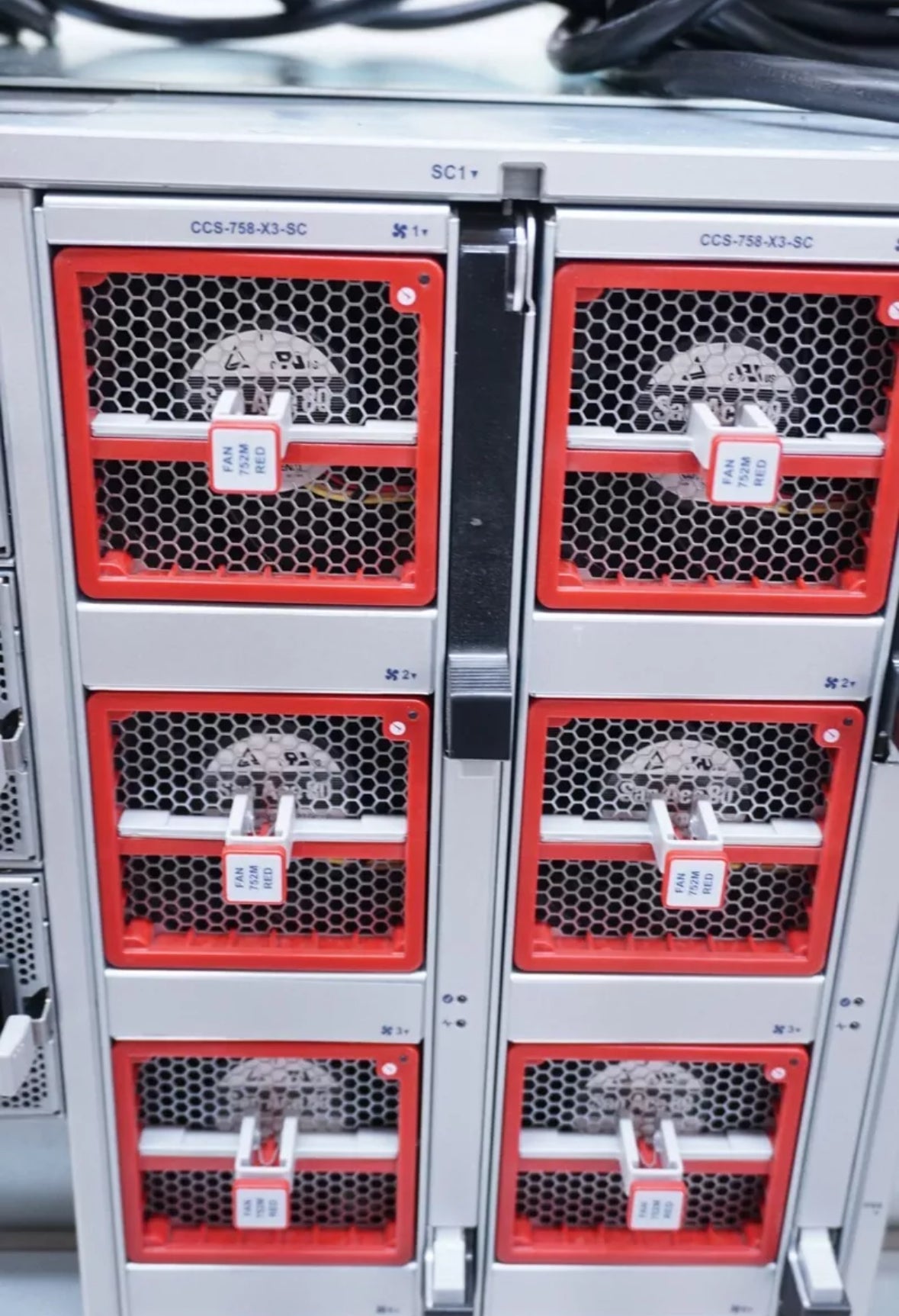 ARISTA CCS-758-CH campus switches With 2x SUP100 1x 750X-48ZXP & 7x 48TP Cards