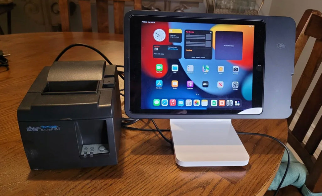 Square Stand (2nd generation) for Swipe, Chip and contactless payments. Includes IPad Pro 10.5 inch And receipt printer.