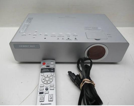 Panasonic PT-LB80NTU 3LCD Projector 3200  With power cord , remote and Black Bag