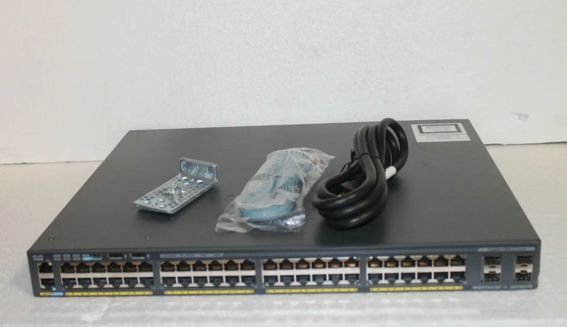 Cisco Catalyst WS-C2960X-48FPS-L Cisco 2960-X 48 GigE PoE 740W LAN Base Switch