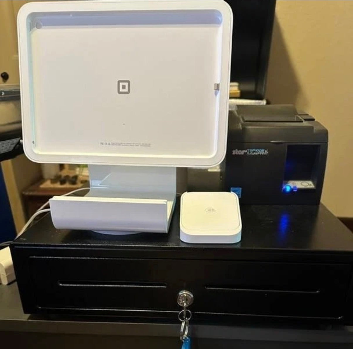 Square Bundle/ 9.7in Stand-Contactless & Chip/ Cash Drawer/Receipt Printer/Paper