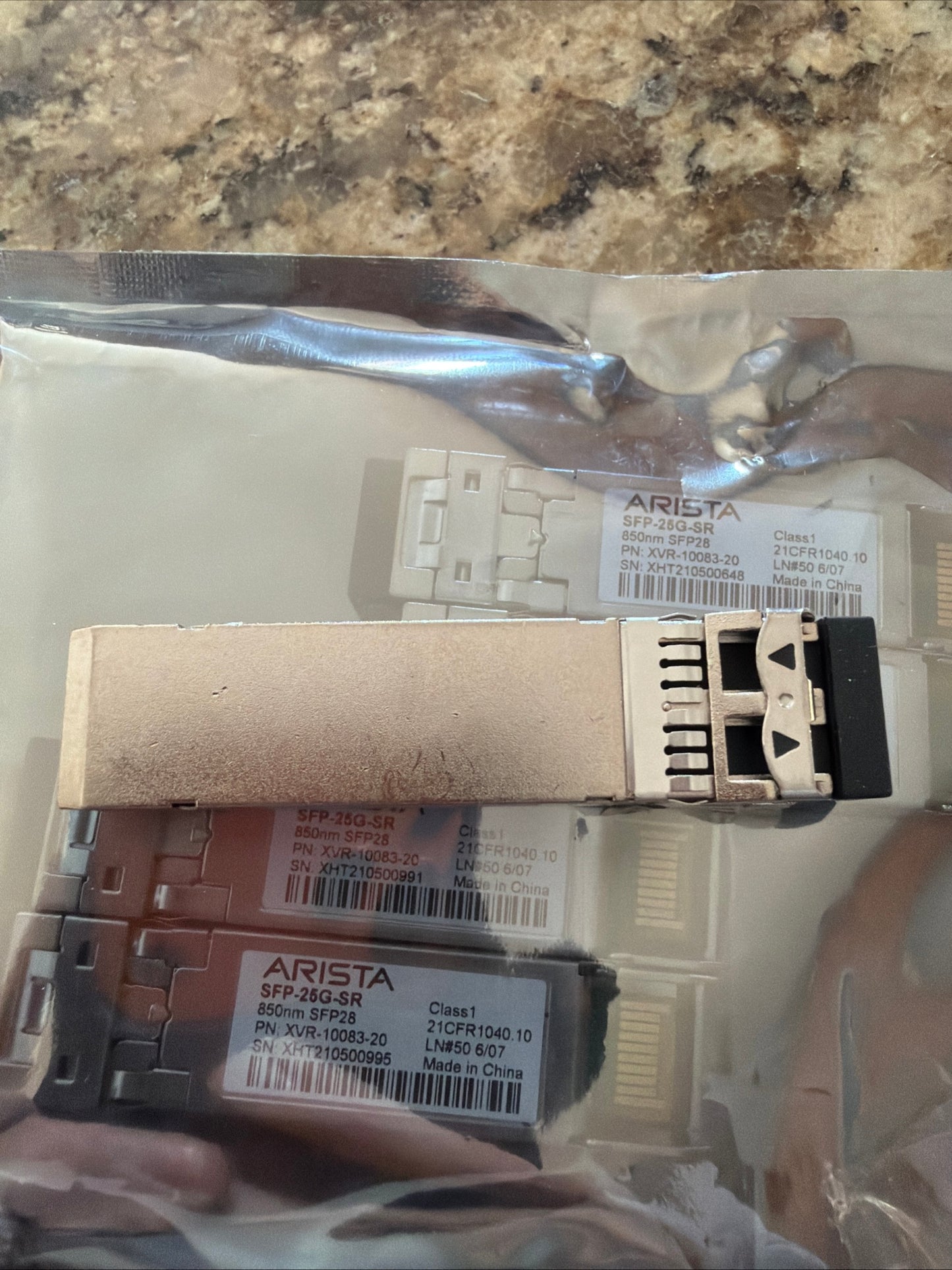 Arista SFP-25G-SR 25GBASE-SR XVR-10083-20 SFP28 SR 850nm LC MMF transceiver